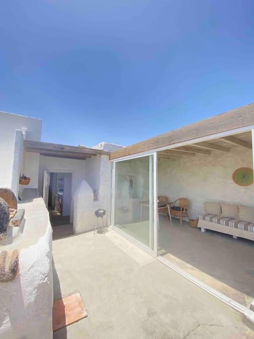 Casa Kira, Macher Luaran gambar