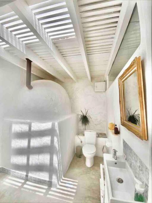 Casa Kira, Macher Luaran gambar